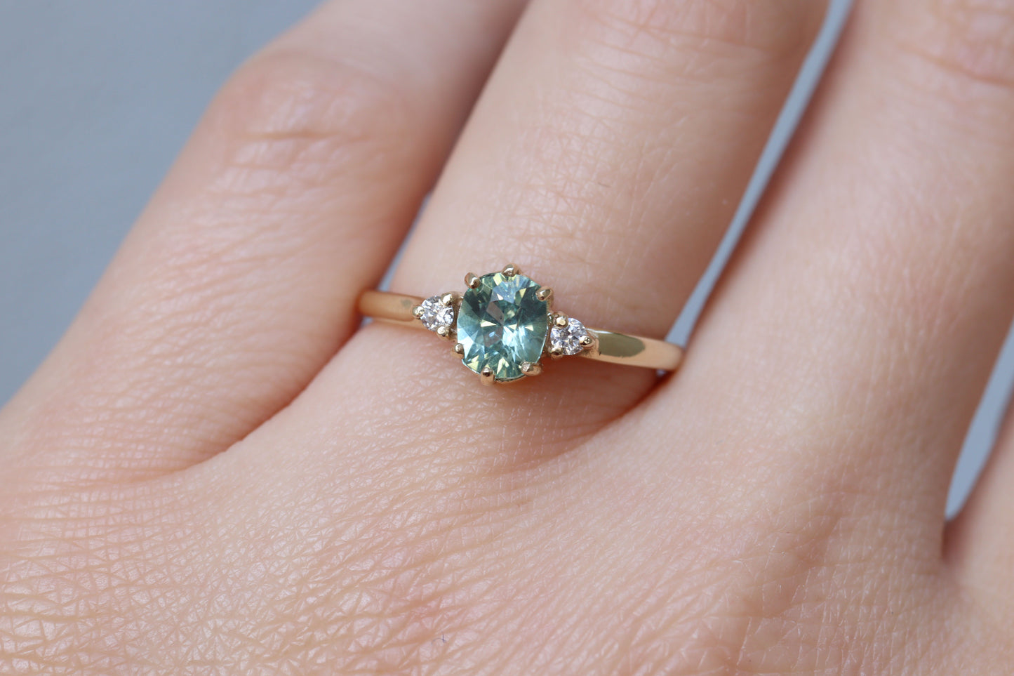 Anillo Suri Zafiro Verde Menta 0.80cts Bridal