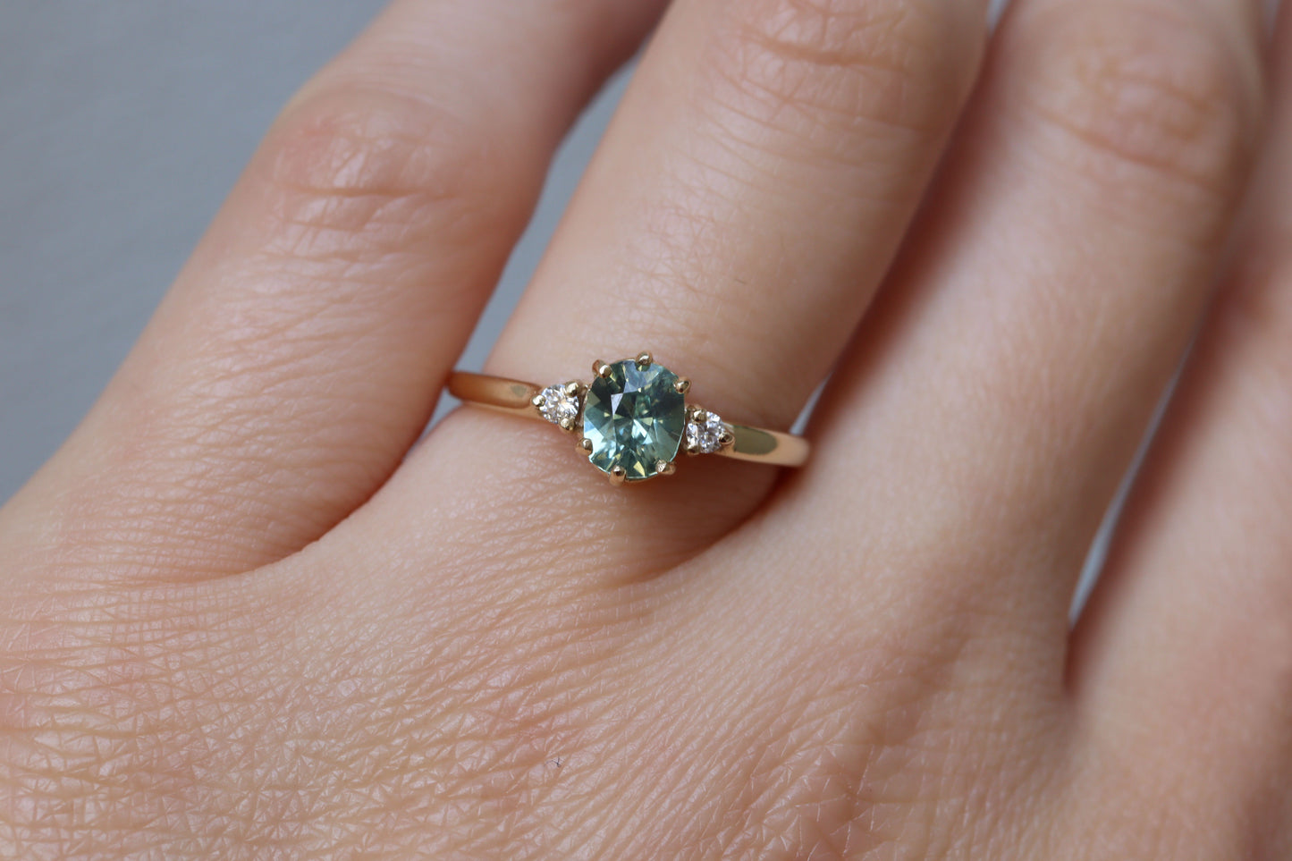 Anillo Suri Zafiro Verde Menta 0.80cts Bridal