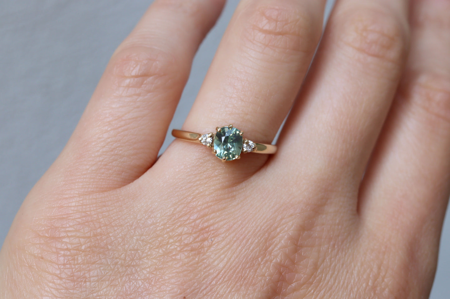 Anillo Suri Zafiro Verde Menta 0.80cts Bridal