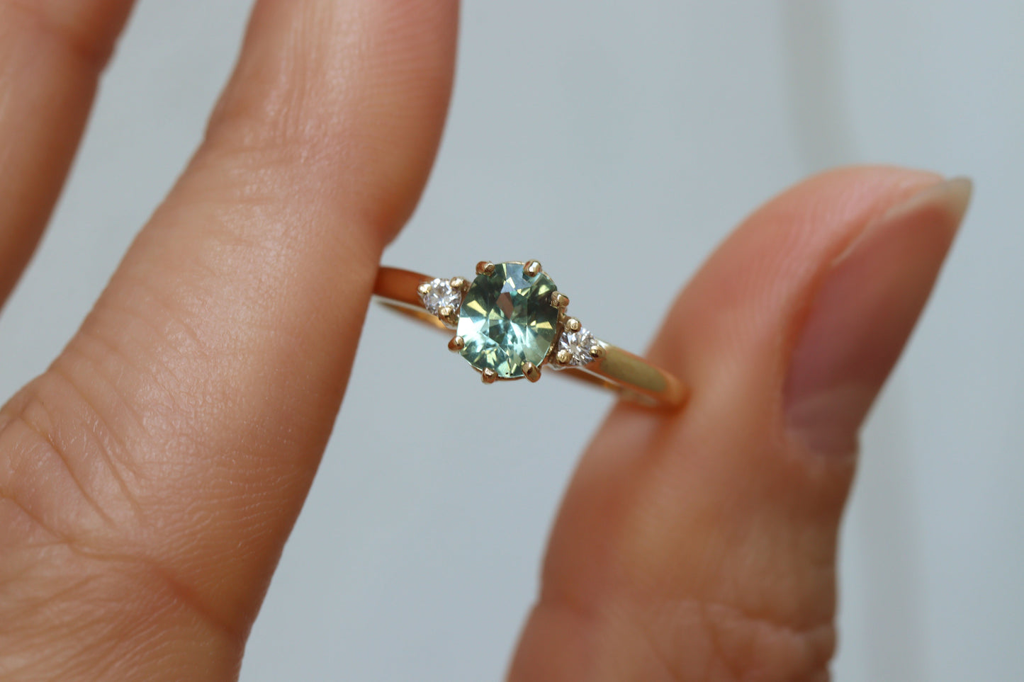 Anillo Suri Zafiro Verde Menta 0.80cts Bridal