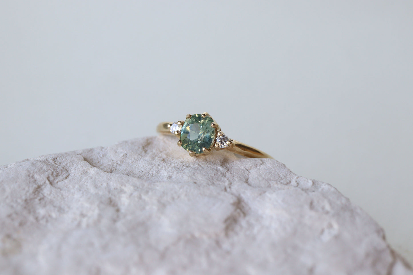 Anillo Suri Zafiro Verde Menta 0.80cts Bridal