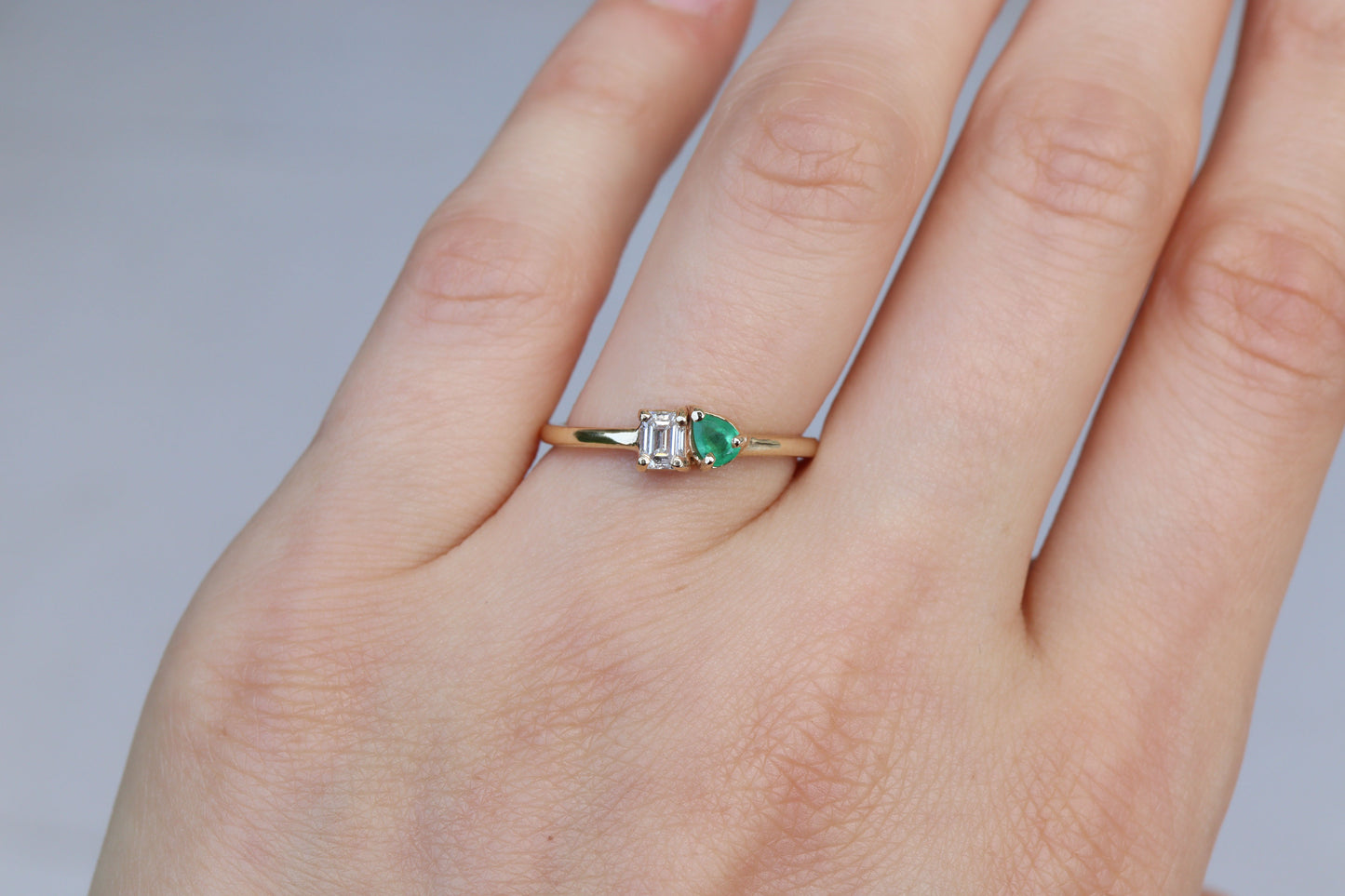 Anillo Toi et Moi Diamante y Esmeralda