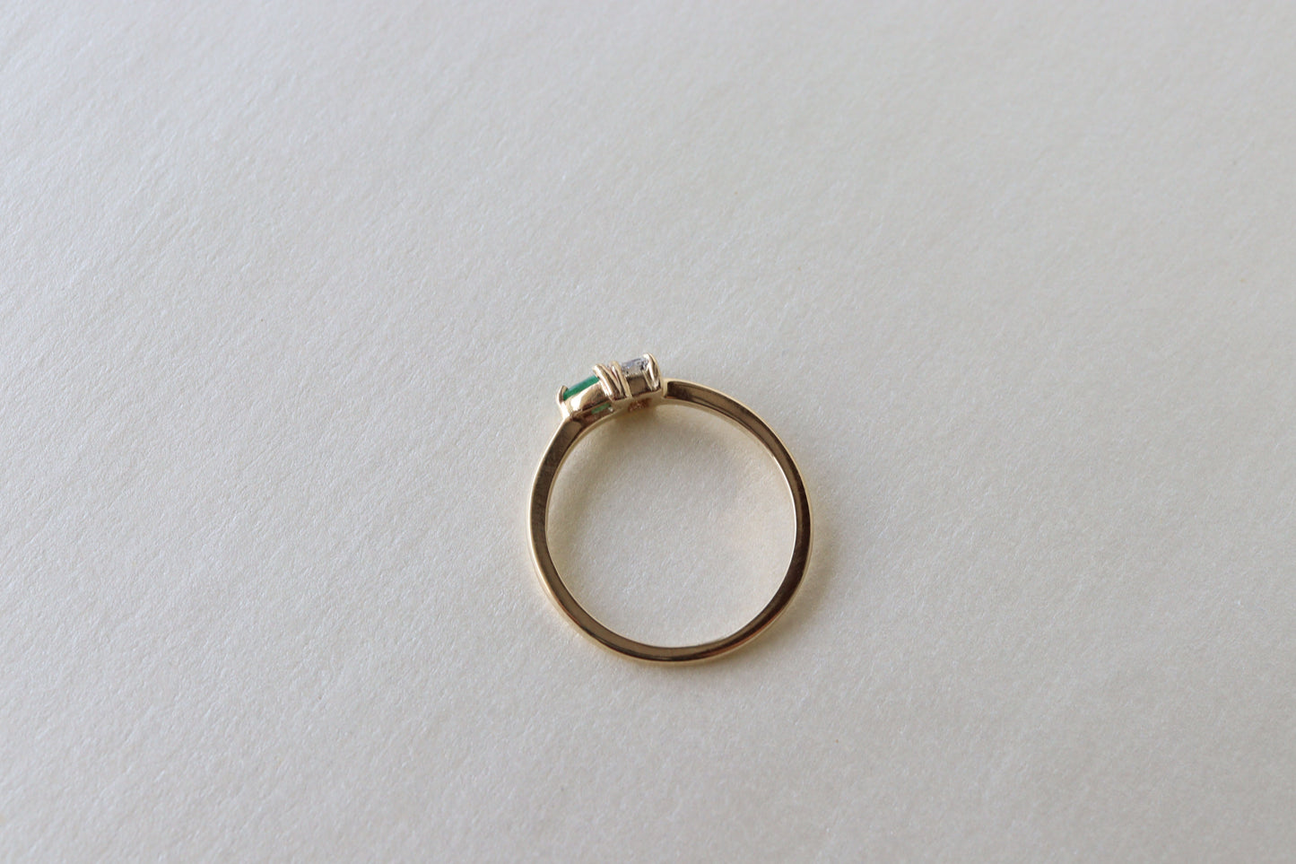 Anillo Toi et Moi Diamante y Esmeralda