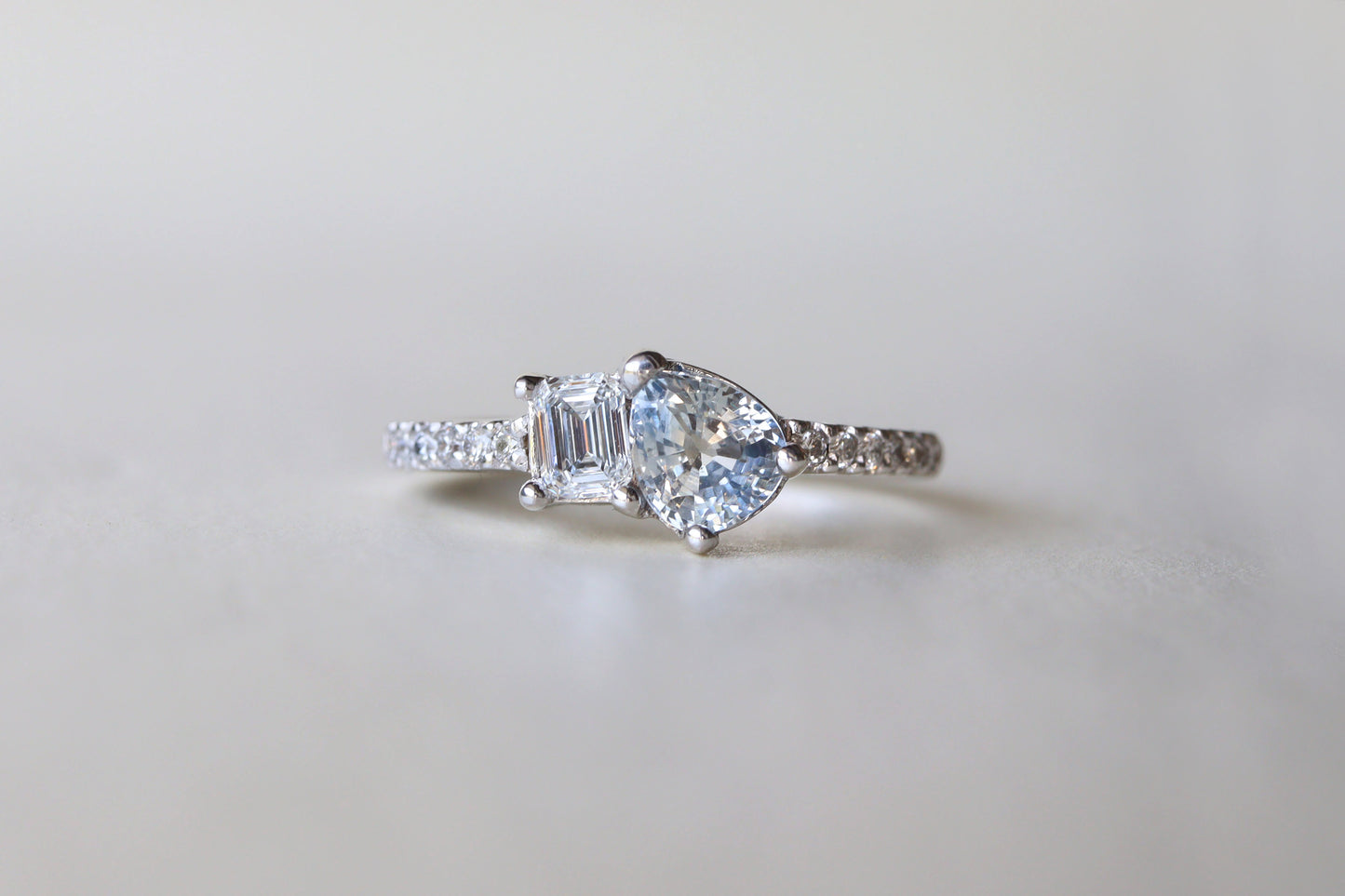 Anillo Ros Zafiro Platino y Diamantes Bridal