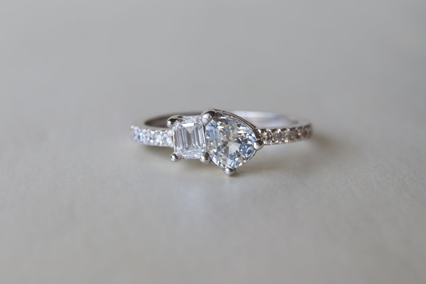 Anillo Ros Zafiro Platino y Diamantes Bridal