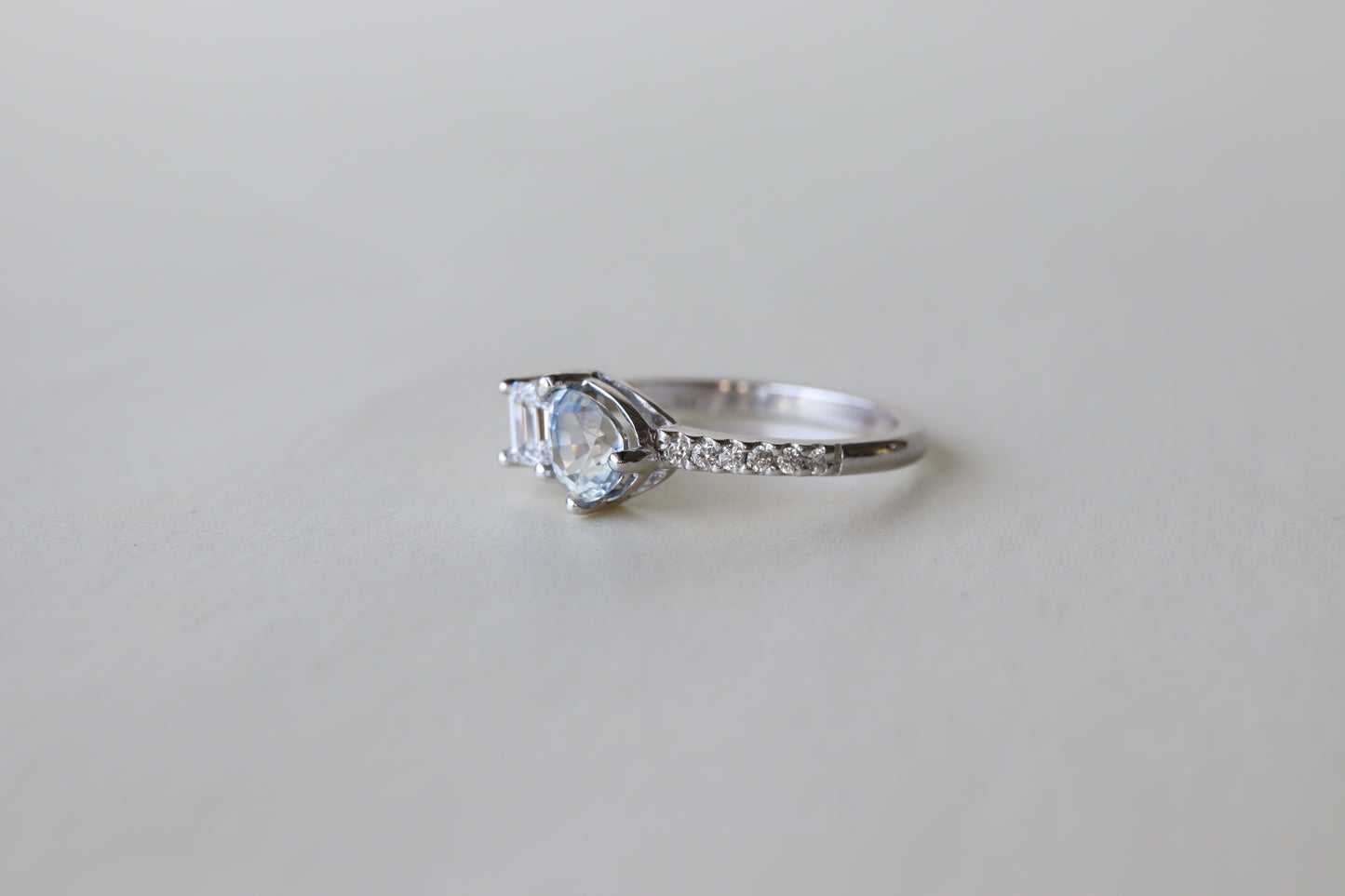 Anillo Ros Zafiro Platino y Diamantes Bridal